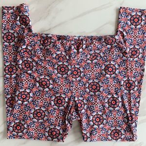 LuLaRoe Tall & Curvy leggings